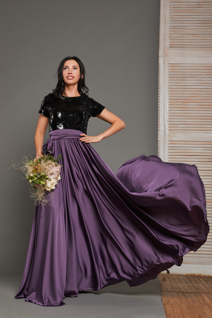 Неординарное гламурное платье цвета баклажан