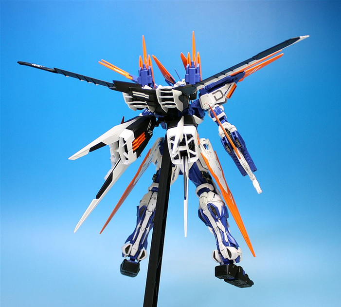 Model do składania Bandai Master Grade Gundam Astray Blue Frame D Bl 1:100 (4573102630476) - obraz 5
