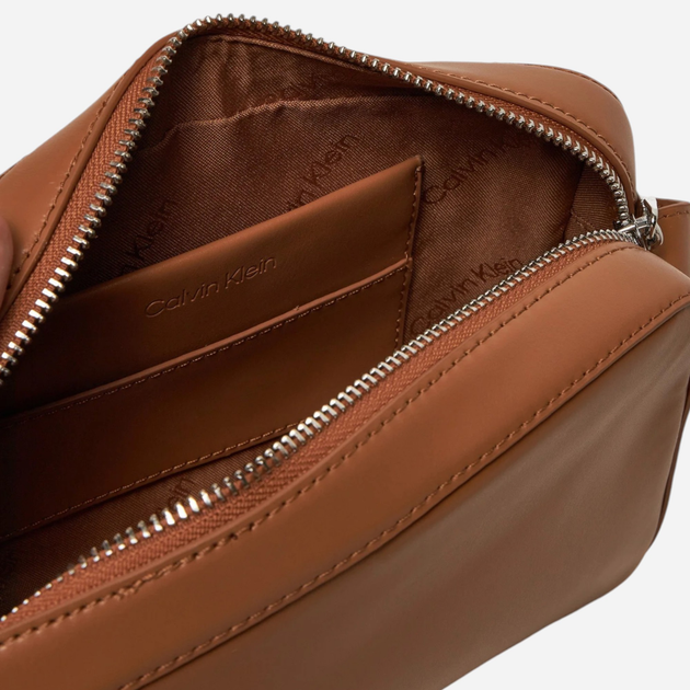 Torebka crossbody damska mała Calvin Klein K60K612555-GDB Jasnobrązowa (8720639578931) - obraz 4