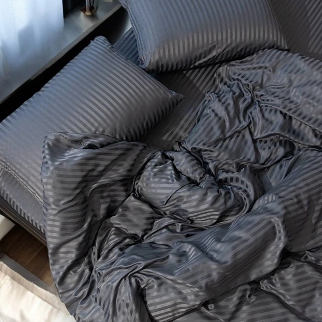 Комплект постільної білизни полуторний MakSon Elegant Graphite, страйп-сатин, 100% бавовна (013-1145210С) - Фото 2 Комплект постільної білизни полуторний MakSon Elegant Graphite, страйп-сатин, 100% бавовна (013-1145210С) - зображення 2