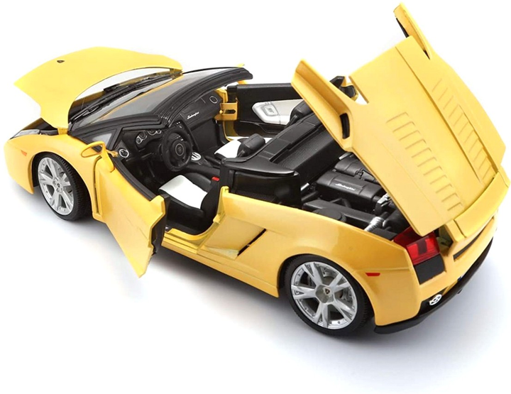 Металева модель автомобіля Bburago Lamborghini Gallardo Spyder 1:18 Жовта (4893993120161) - зображення 4