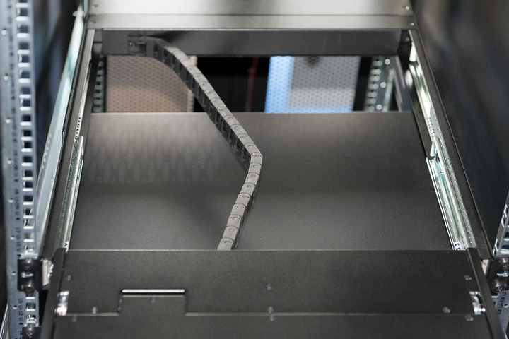 KVM-консоль Digitus 1U 19" TFT 8x Cat5 (DS-72221-4US) - зображення 9