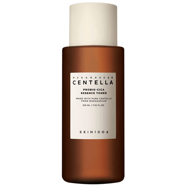 Тонер-есенція з центеллою і пробіотиками Madagascar Centella Probio-Cica Essence Toner SKIN1004 210 мл 8809576261738 - Фото 1 Тонер-есенція з центеллою і пробіотиками Madagascar Centella Probio-Cica Essence Toner SKIN1004 210 мл 8809576261738 - зображення 1
