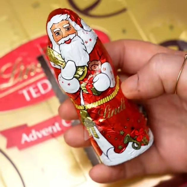 Адвент календарь Большой Рождественский мишка со сладостями Lindt 3D TEDDY Advent Большой Рождественский мишка Тедди 170 g - изображение 5