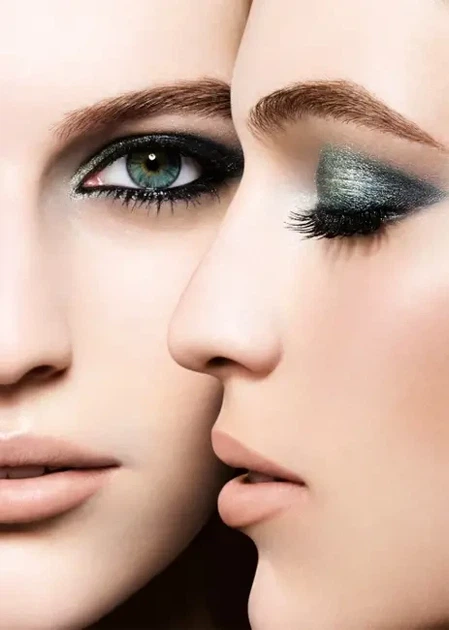 Олівець для очей Chanel Stylo Yeux Waterproof 10 Ebene 0.3 Г Чорне Дерево - Фото 6 Олівець для очей Chanel Stylo Yeux Waterproof 10 Ebene 0.3 Г Чорне Дерево - зображення 6