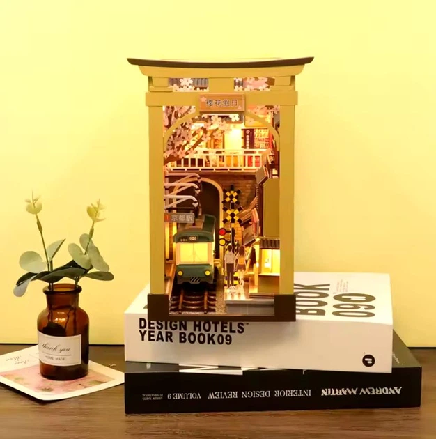 Книжный Румбокс 3D-головоломка Бук Нук "Сакура" Миниатюрный Кукольный Домик Диорама DIY DollHouse с подсветкой и музыкой от HongDa (M156) - изображение 3
