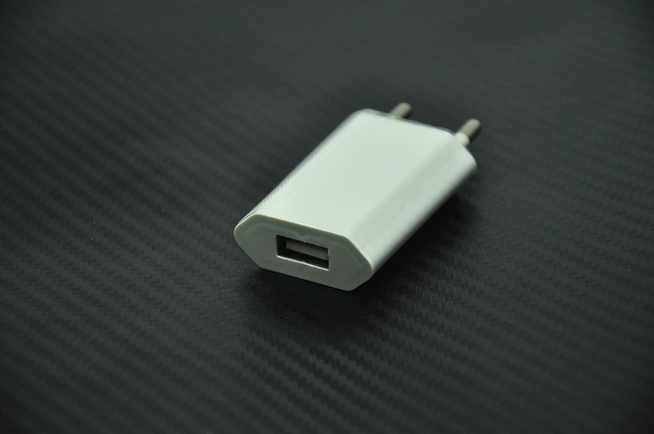 Мережевий адаптер Power Adapter AR 9600 White - Фото 3 Мережевий адаптер Power Adapter AR 9600 White - изображение 3