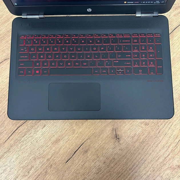 Игровой ноутбук Б-класс HP Omen 15-ax210nr / 15.6" (1920x1080) IPS / Intel Core i7-7700HQ (4 (8) ядра по 2.8 - 3.8 GHz) / 8 GB DDR4 / 128 GB SSD + 1000 GB HDD / nVidia GeForce GTX 1050 Ti, 4 GB GDDR5, 128-bit / WebCam б/у - Фото 7 Игровой ноутбук Б-класс HP Omen 15-ax210nr / 15.6" (1920x1080) IPS / Intel Core i7-7700HQ (4 (8) ядра по 2.8 - 3.8 GHz) / 8 GB DDR4 / 128 GB SSD + 1000 GB HDD / nVidia GeForce GTX 1050 Ti, 4 GB GDDR5, 128-bit / WebCam б/у - изображение 7