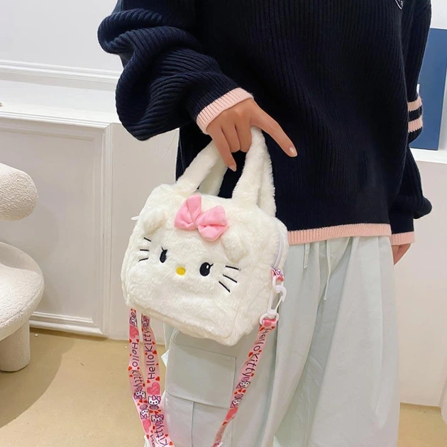 Детская плюшевая сумочка Hello Kitty белого цвета (NR0223_8) - Фото 4 Детская плюшевая сумочка Hello Kitty белого цвета (NR0223_8) - изображение 4