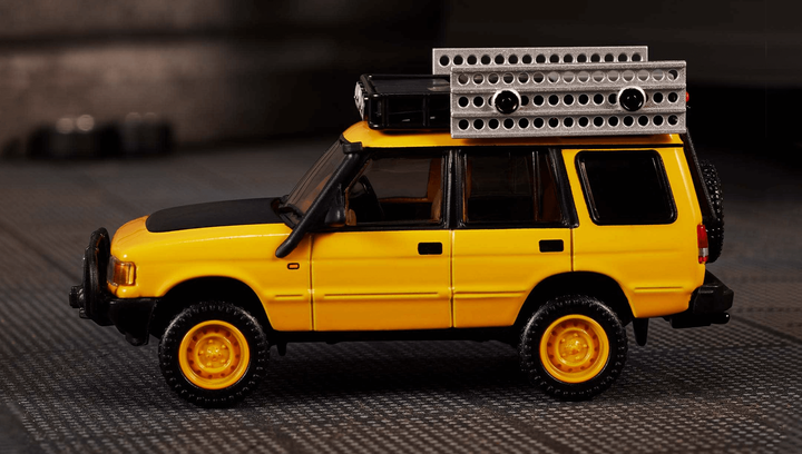 Машинка Premium Hot Wheels '94 Land Rover Discovery Elite 64 1:64