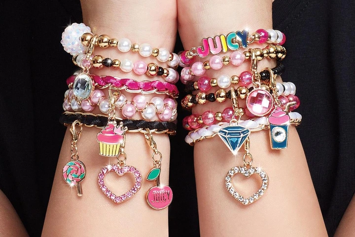 Juicy Couture Набор для создания шарм-браслетов «Розовый звездопад» - Фото 2 Juicy Couture Набор для создания шарм-браслетов «Розовый звездопад» - изображение 2