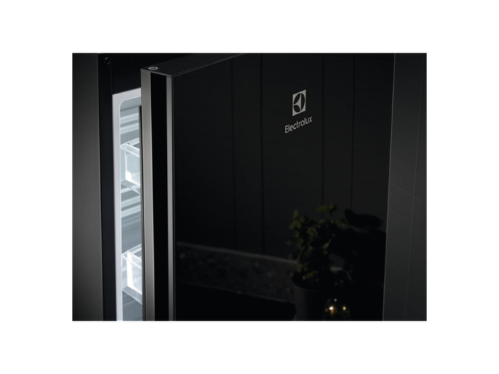Холодильник з морозильною камерою Electrolux LNT7ME36K2 - изображение 4