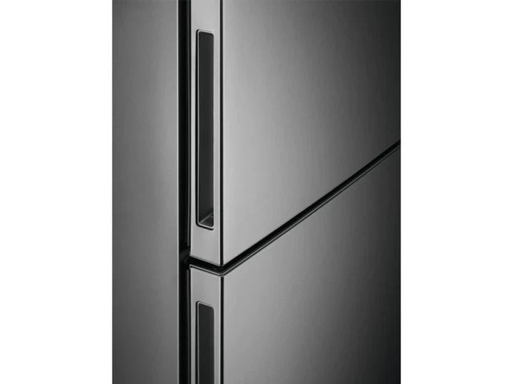 Холодильник із морозильною камерою Electrolux LNC7ME32X3 - зображення 8