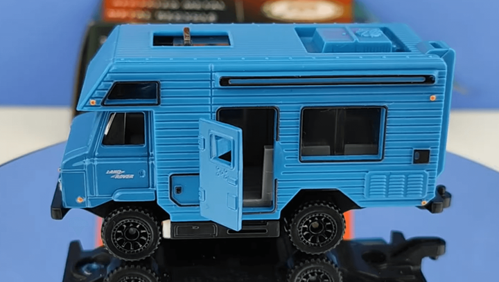 Тематична Машинка Matchbox 1965 Land Rover Series II Forward Control Moving Parts 1:64 FWD28/HVM81 Blue - зображення 4