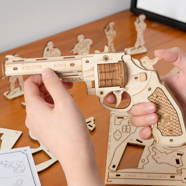 3D Puzzle drewniane Robotime Rokr Pistolet M60 23.8 x 11.8 x 14 cm 102 elementy (6946785110234) - obraz 6