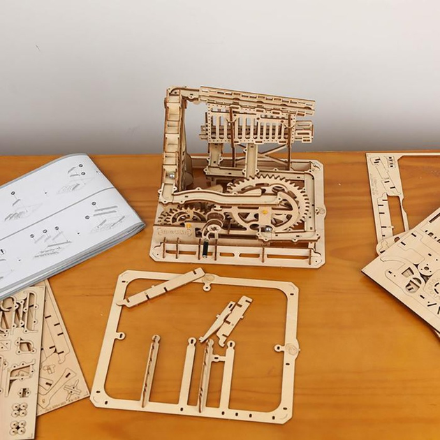 3D Puzzle drewniane Robotime Rokr Tor do wyścigów z kulkami 25.5 x 23.5 x 18.5 cm 239 elementów (6946785178920) - obraz 4