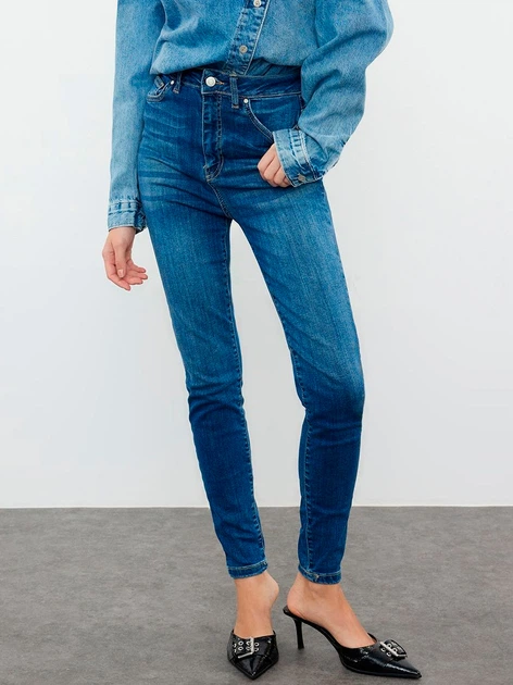 Джинси Skinny жіночі Trendyol TWOAW25JE00000 34 Сині (8683049980827) - Фото 1 Джинси Skinny жіночі Trendyol TWOAW25JE00000 34 Сині (8683049980827) - зображення 1