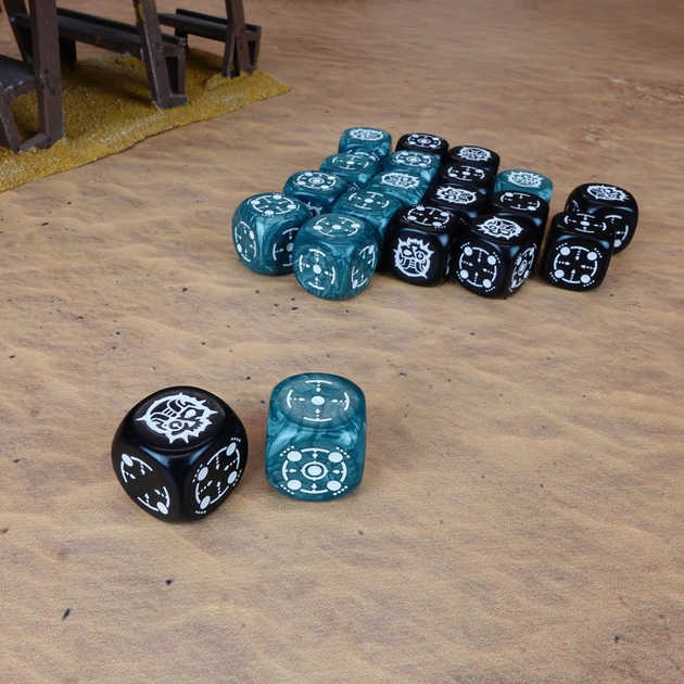 Набір кісток Q-Workshop Crosshairs Compact D6 RPG Dice Kit Приціл 20 деталей Грозові та чорні (5907699497355) - зображення 3