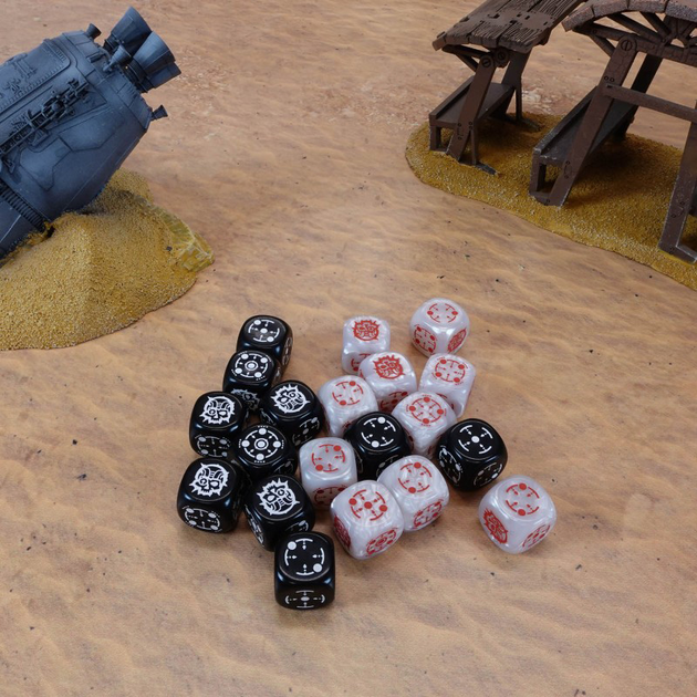 Zestaw kości Q-Workshop Crosshairs Compact D6 RPG Dice Kit 20 elementów Czarne i Perłowe (5907699497362) - obraz 5