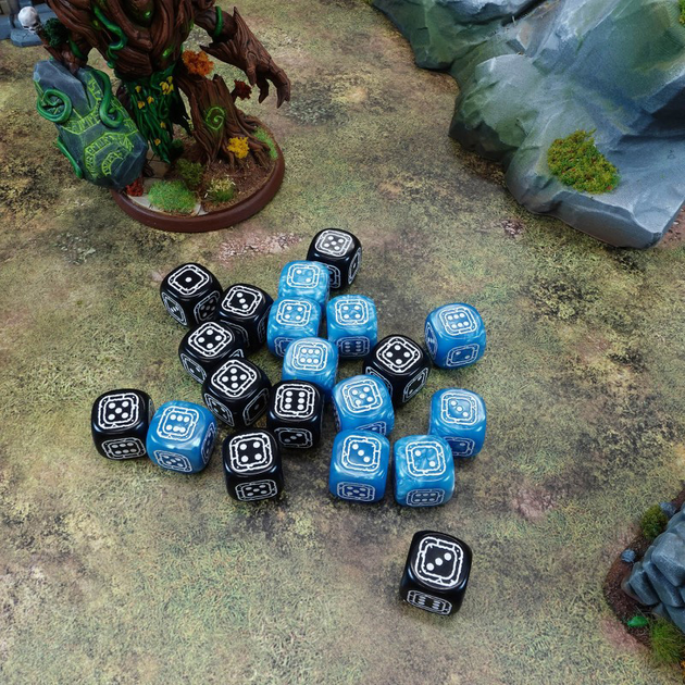 Набір кісток Q-Workshop Fortress Compact D6 RPG Dice Kit Фортеця 20 деталей Чорні та Сині (5907699497386) - зображення 4