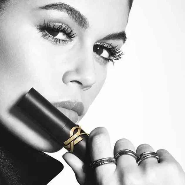 Стійка туш для екстремального об'єму вій Yves Saint Laurent Lash Clash Mascara Black 9 мл - Фото 10 Стійка туш для екстремального об'єму вій Yves Saint Laurent Lash Clash Mascara Black 9 мл - зображення 10