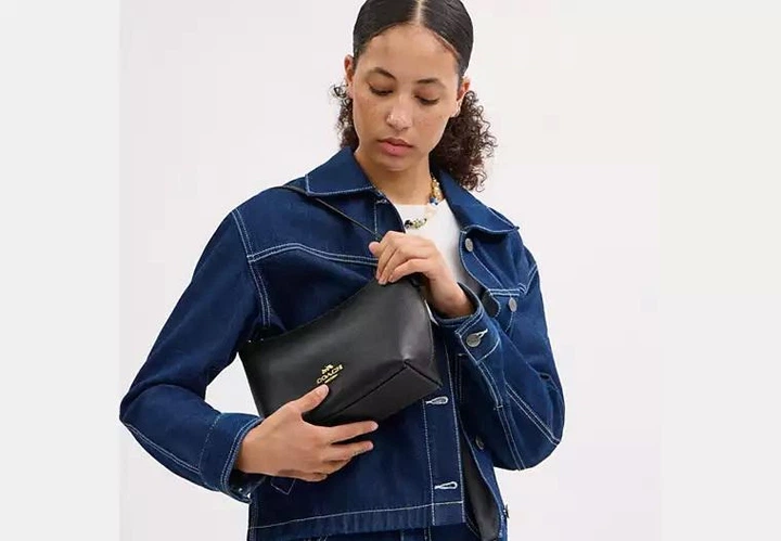 Женская сумка Coach Zip Top Shoulder Bag (черная) – Оригинальные
