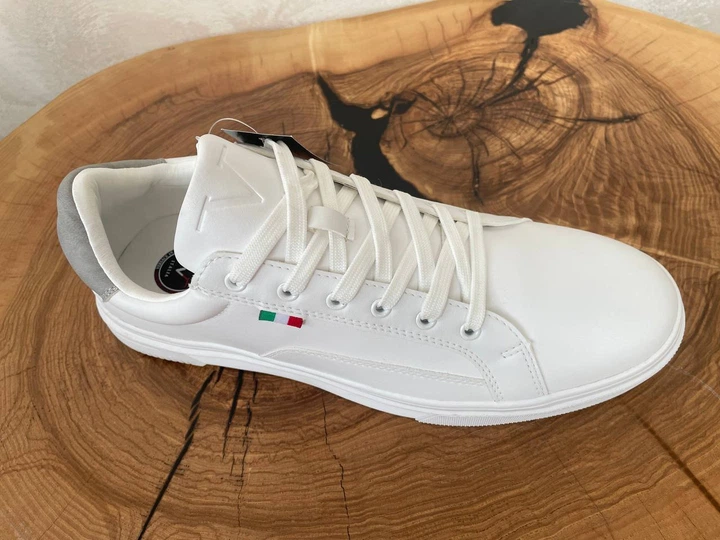 Кросівки VERSACE 19V69 Italia Florence White 11(45) - Фото 8 Кросівки VERSACE 19V69 Italia Florence White 11(45) - изображение 8