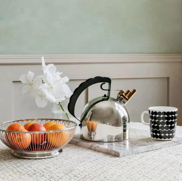Чайник Alessi 2 л с золотистым свистком (9091alessi) - изображение 7
