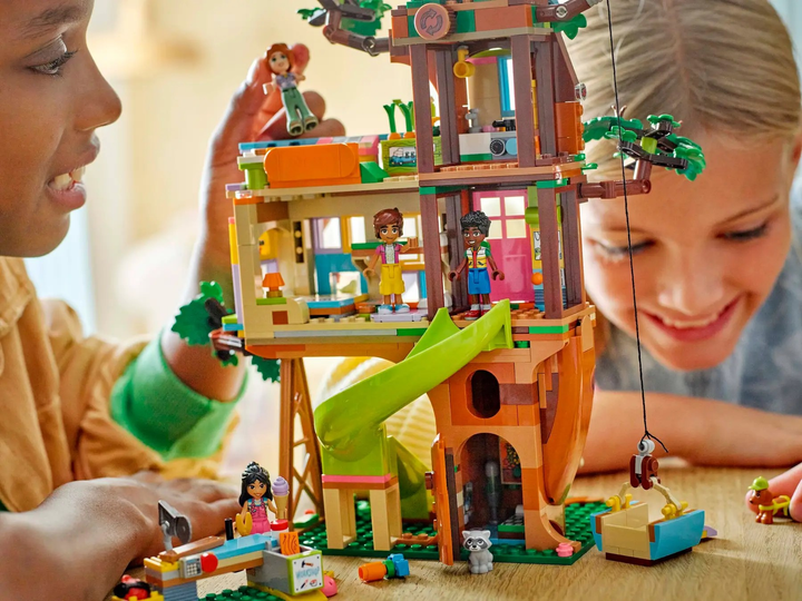 Zestaw klocków LEGO Friends Spotkanie w domku na Drzewie Przyjaźni 701 element (42652) - obraz 12