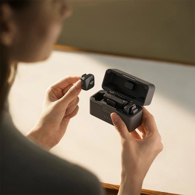 Микрофонная радиосистема DJI Mic Mini (2 TX + 1 RX + Charging Case