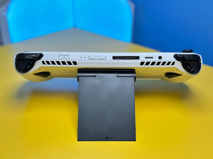 Портативна ігрова консоль Asus ROG Ally 2023 16/512GB (922A) Б/В [119351] - зображення 3