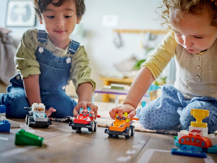 Конструктор LEGO DUPLO Боліди та гонщики F1 70 елементів (10445) - зображення 10