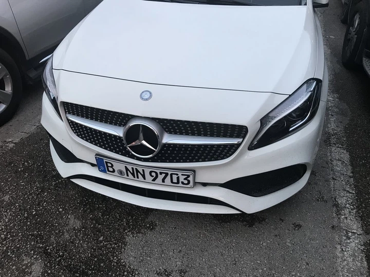 Передня решітка Diamond Silver 2014-2018, з камерою для Mercedes C-сlass W205 роки ohi-w205-gr1z - Фото 4 Передня решітка Diamond Silver 2014-2018, з камерою для Mercedes C-сlass W205 роки ohi-w205-gr1z - изображение 4