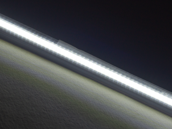Світлодіодна лінійка SMD3014 64 LED 220В 6Вт IP44 6000-6500K 300мм у прозорому корпусі - зображення 2