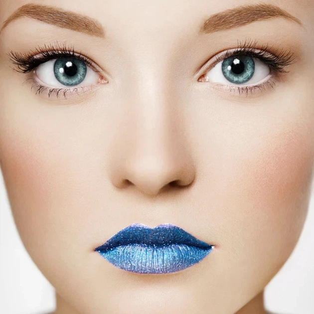 Глиттерная помада для губ Синяя Stargazer Glitter Lipstick Blue - Фото 4 Глиттерная помада для губ Синяя Stargazer Glitter Lipstick Blue - изображение 4