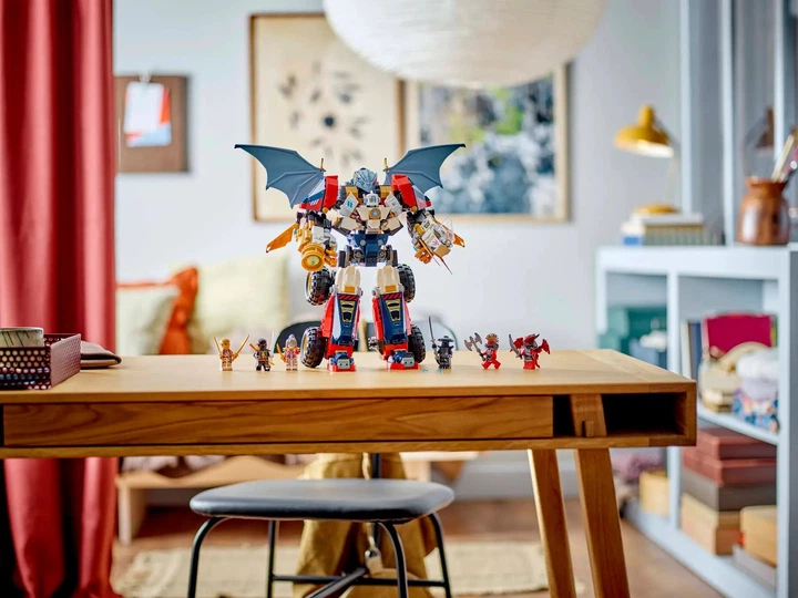 Конструктор LEGO Ninjago 4 в 1 Ультраобъединительный робот Зейна