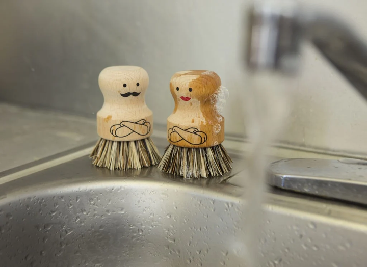 Щітки для посуду Kikkerland Mr. & Mrs. Scrubber 2 шт. (0612615107045) - зображення 3
