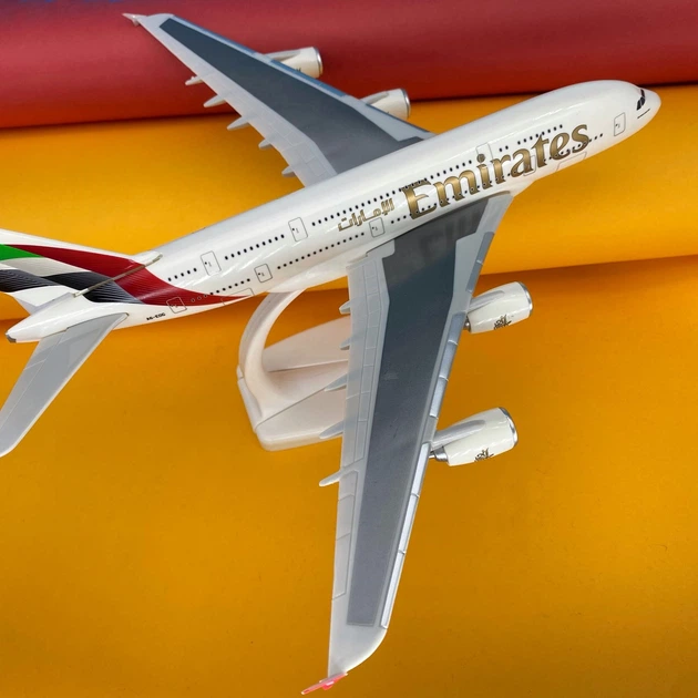 Модель самолета Airbus A380-800 Emirates 1:250 – игрушки с