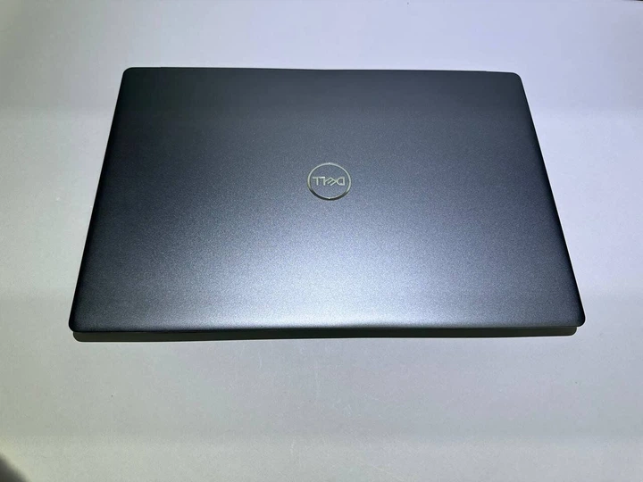 Ігровий ультрабук Dell Vostro 7590 / 15.6