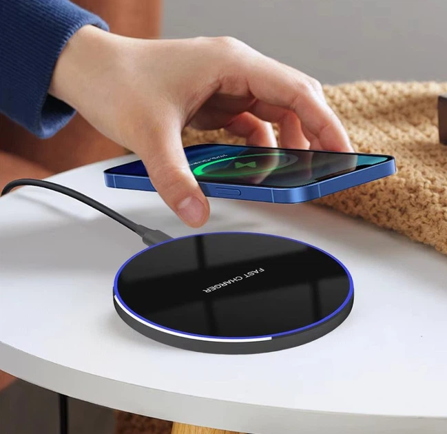 Зарядное устройство беспроводное Wireless Charger Pad Type-C Voltronic Fast Charging 15W, упаковка пакет - Фото 5 Зарядное устройство беспроводное Wireless Charger Pad Type-C Voltronic Fast Charging 15W, упаковка пакет - изображение 5