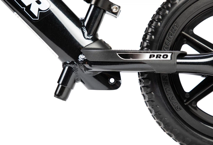 Rowerek biegowy Strider 12 Pro Black (0848953002098) - obraz 4