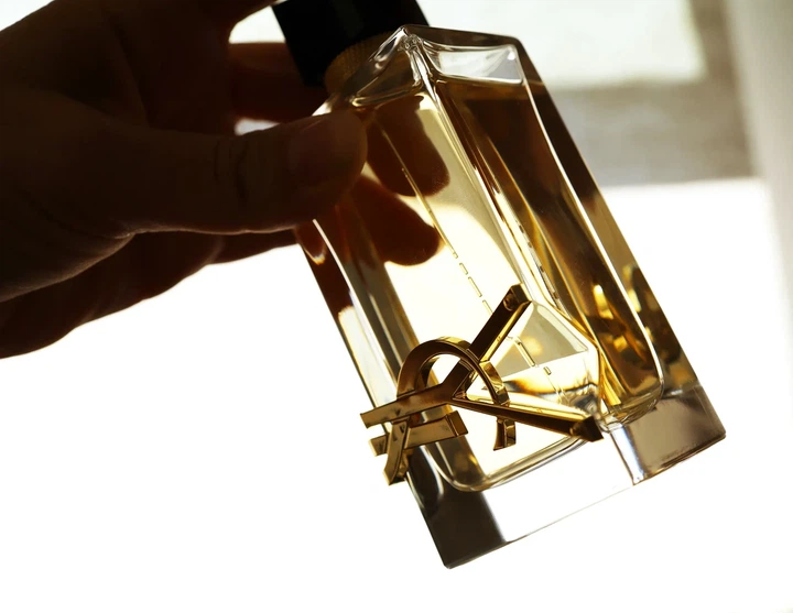 Парфумована вода Yves Saint Laurent Libre 50 мл - Фото 6 Парфумована вода Yves Saint Laurent Libre 50 мл - зображення 6