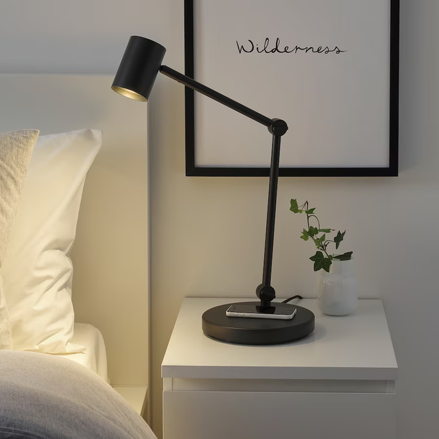 Настольная лампа с зарядным устройством NYMANE IKEA 904.777.43 антрацит - Фото 3 Настольная лампа с зарядным устройством NYMANE IKEA 904.777.43 антрацит - изображение 3