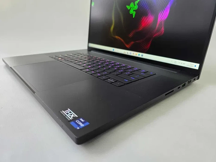 Ноутбук Razer Blade 18 (2023) i9 13950HX/RTX 4090/RAM 32GB/SSD 1TB Б\В - изображение 3