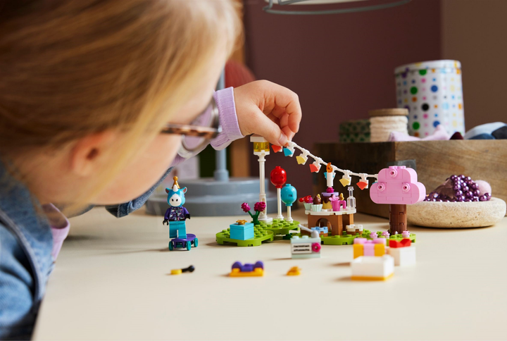 Zestaw klocków LEGO Animal Crossing Urodziny Juliana 170 elementów 4 szt (77046) - obraz 11