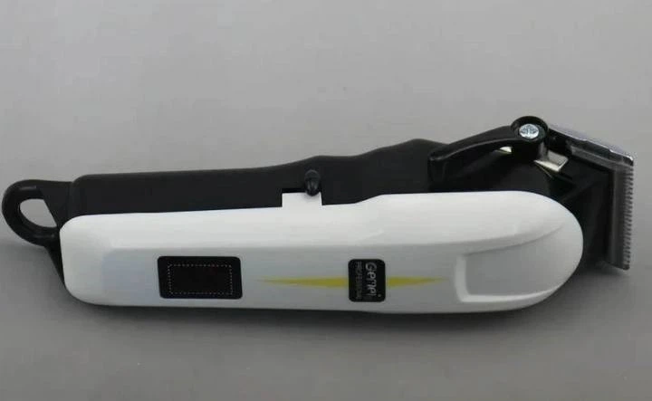 Акумуляторна професійна машинка для стрижки волосся 4 насадки Geemy Gm 6008 Pro Біла + Щіточка для чищення - зображення 6