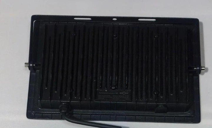 Світлодіодний прожектор BIOM 100W S6-SMD-100-Slim 6200К 220V IP65 - зображення 3
