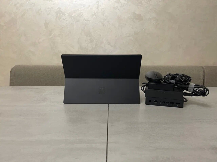 バ*ス様 Microsoft 1866 Windowsタブレット 256GB バ*ス様 Microsoft 1866 Windowsタブレット 256GB Amazon.com