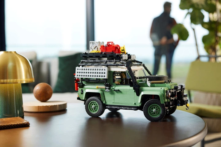 Zestaw klocków LEGO Icons Land Rover Classic Defender 2336 elementów (10317) - obraz 10