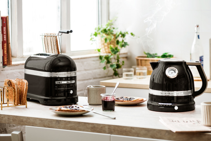 Czajnik elektryczny KitchenAid Artisan 5KEK1522 Czarny (5KEK1522EOB) - obraz 3